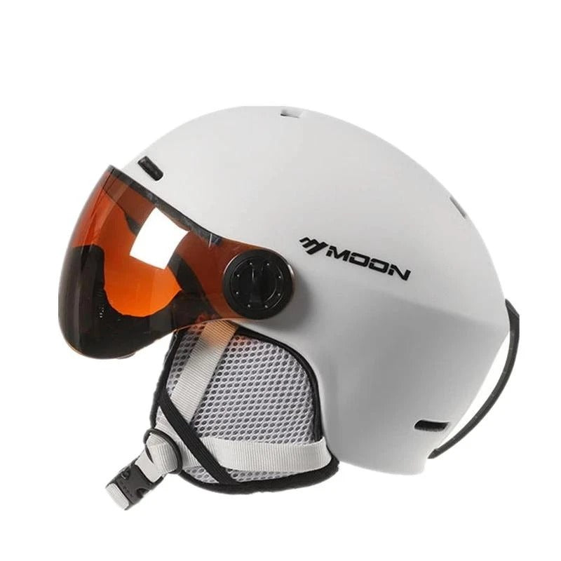 Ski helmet with goggles